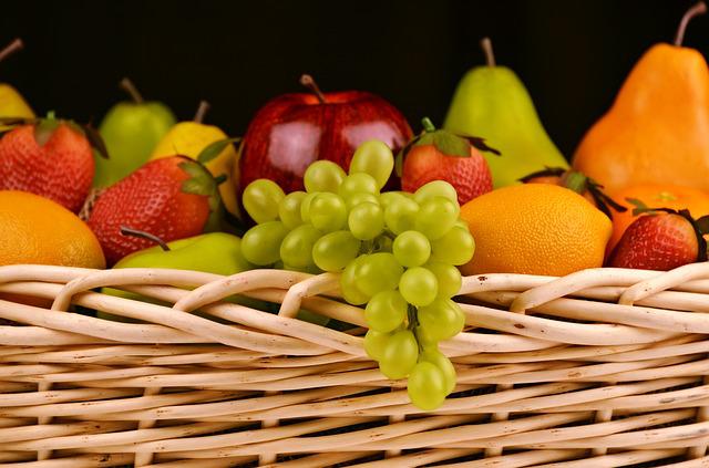 ovoce v košíku